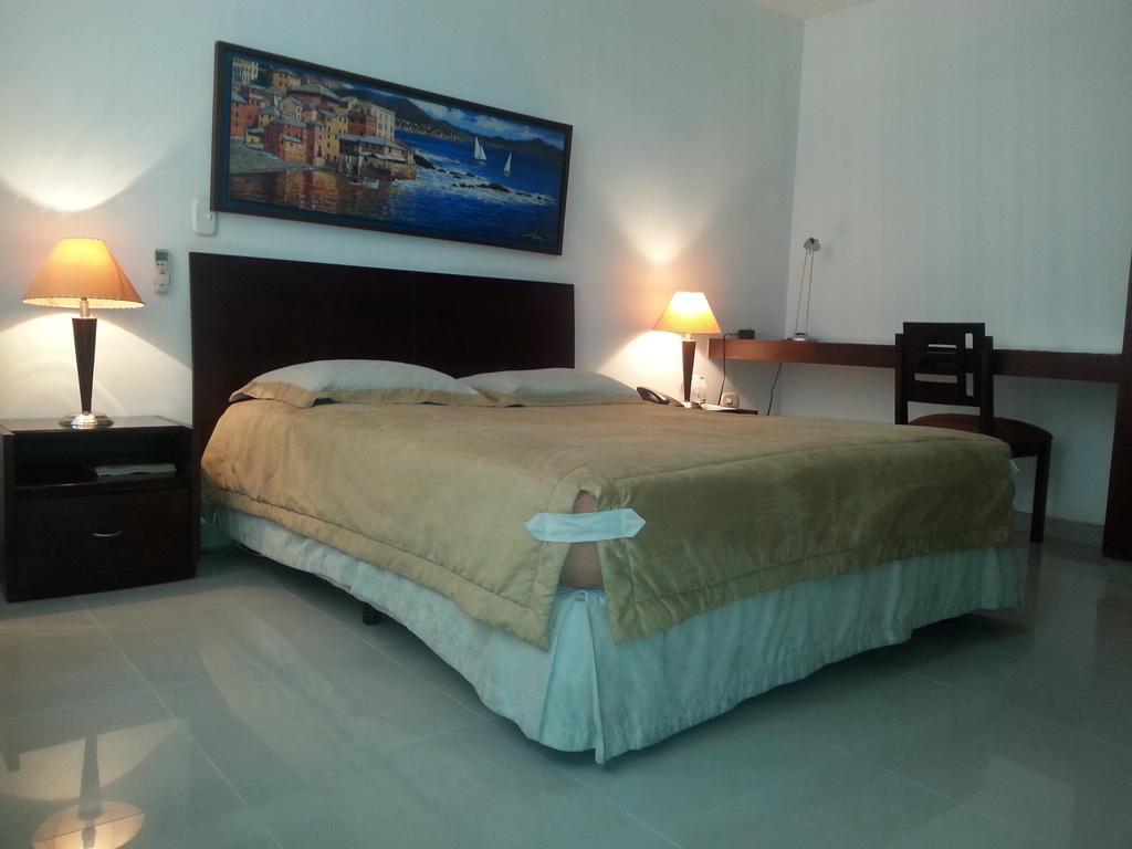 Hotel Cuarta Avenida Cali Zewnętrze zdjęcie